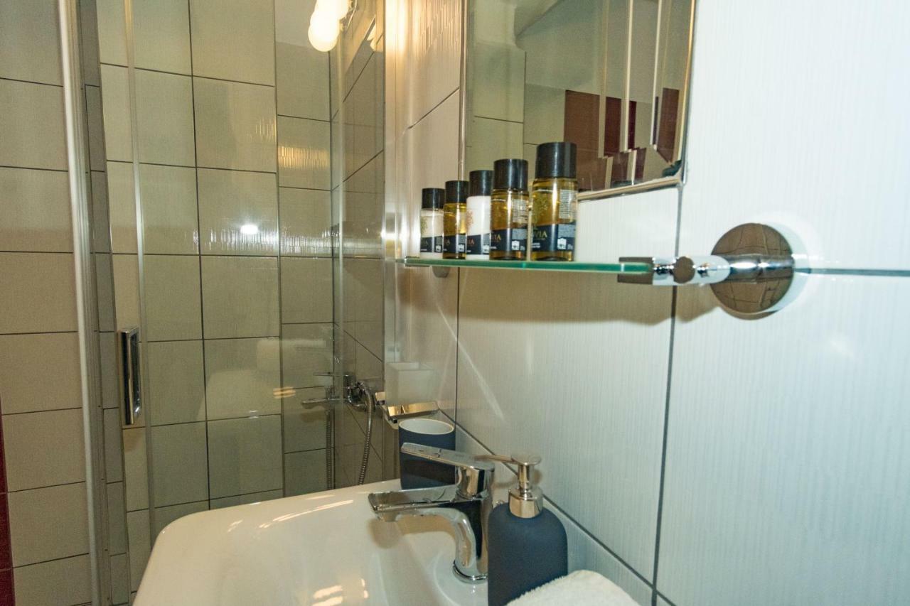 Olympia Zervea Studios With Pool - Apartment Kardhamili Exteriör bild