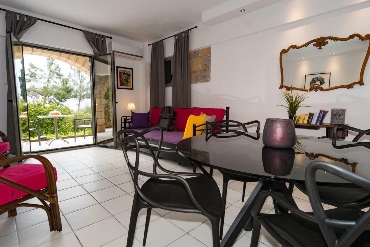 Olympia Zervea Studios With Pool - Apartment Kardhamili Exteriör bild