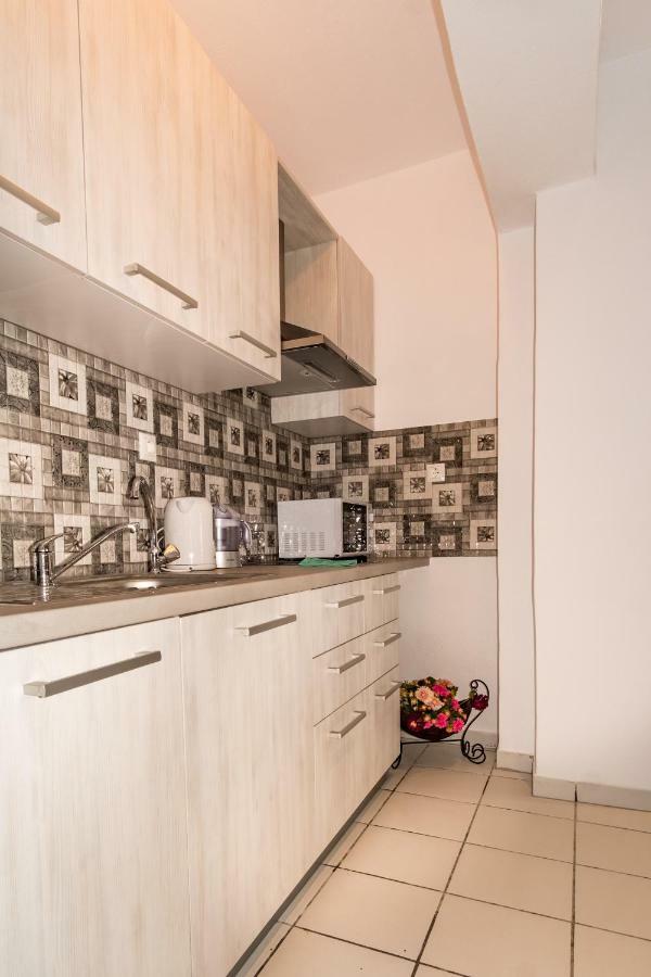 Olympia Zervea Studios With Pool - Apartment Kardhamili Exteriör bild