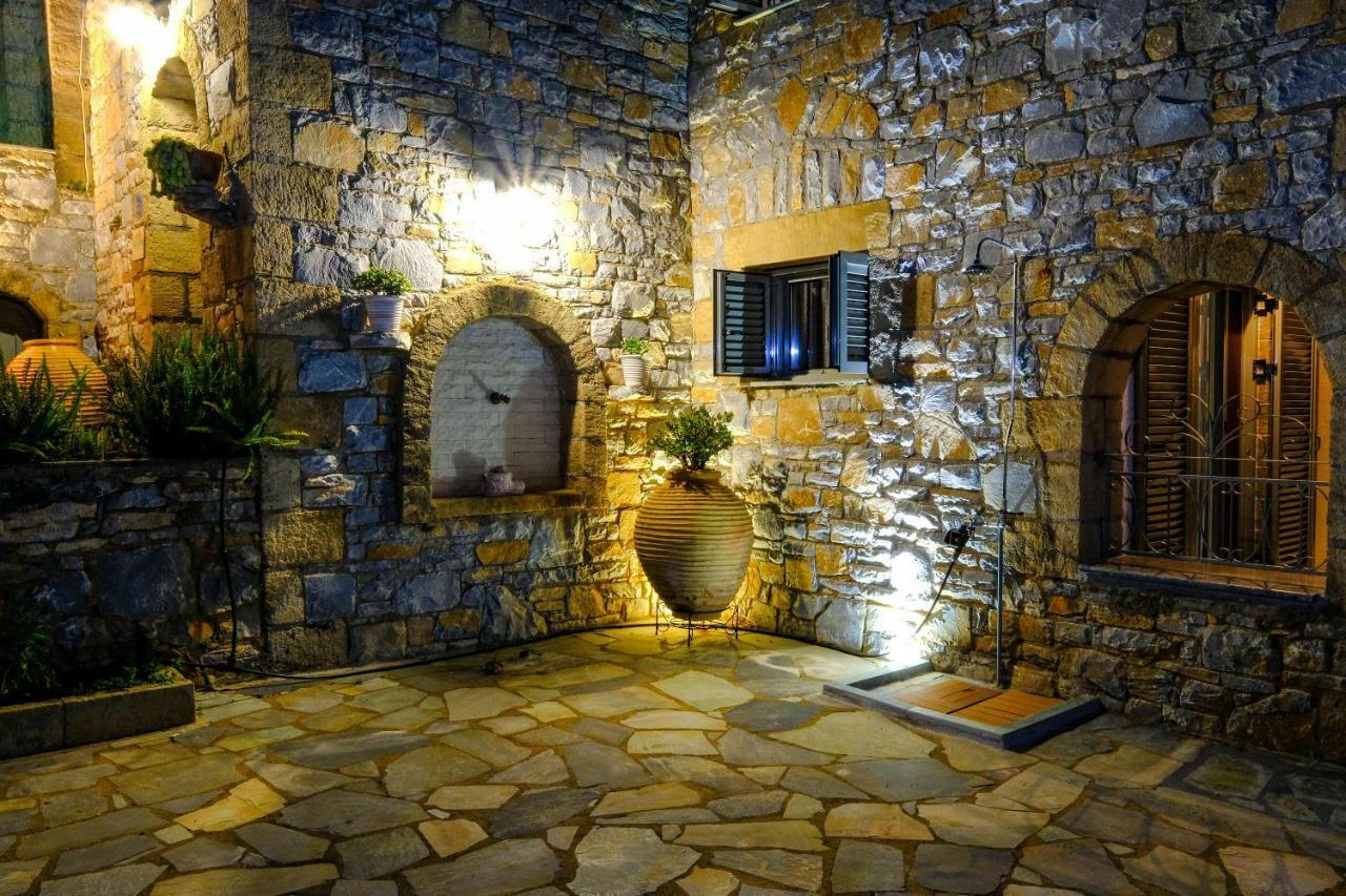 Olympia Zervea Studios With Pool - Apartment Kardhamili Exteriör bild